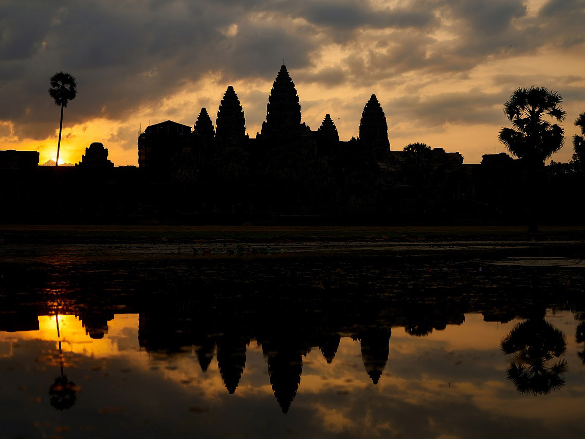 Angkor Wat, Ta Prohm, & Angkor Thom Boat Trip