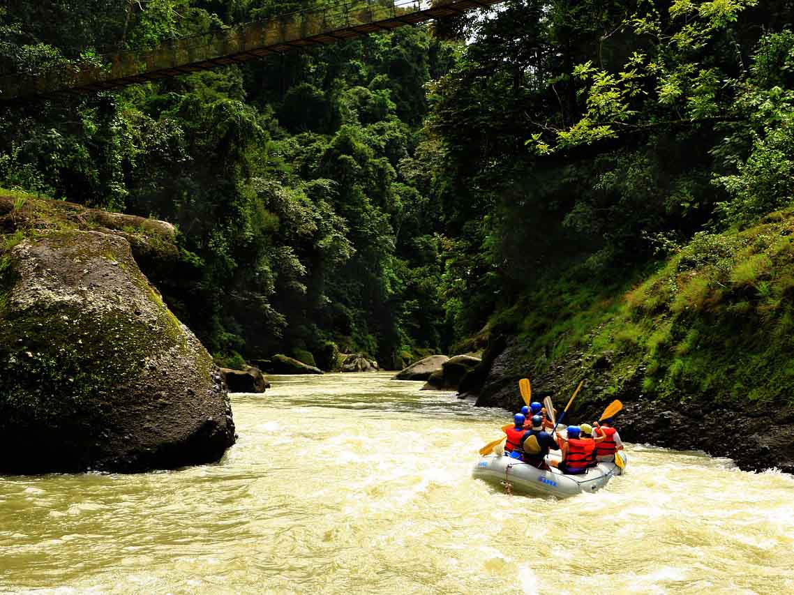 Rafting on the Pacuare River