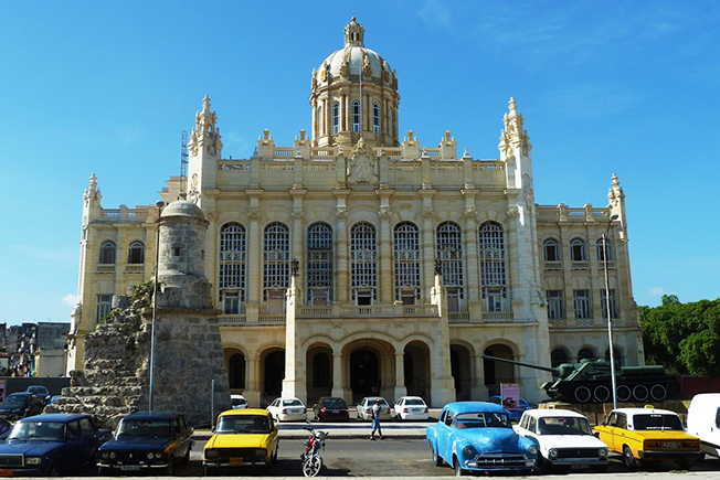 The charming west of Cuba - Museo de la Revolucion