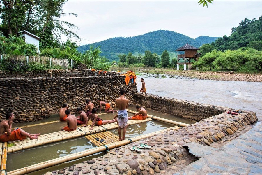 Hill Tribes and Magnificient Rivers - Muang La